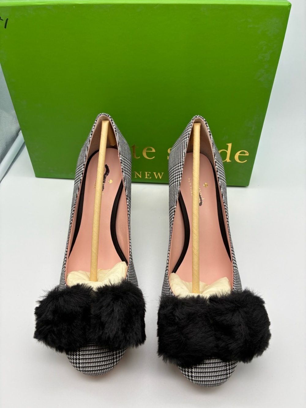 NWB Kate Spade Carine Black Plaid Fur-Trim Pumps size 6.5 M